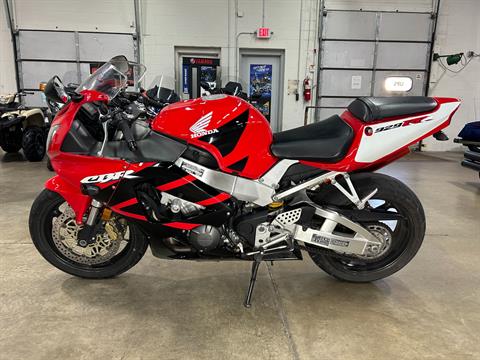 2001 Honda CBR929RR in Eden Prairie, Minnesota - Photo 2