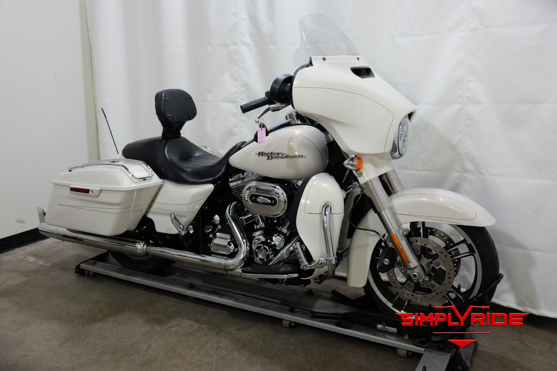 2014 Harley-Davidson Street Glide® Special in Eden Prairie, Minnesota - Photo 2