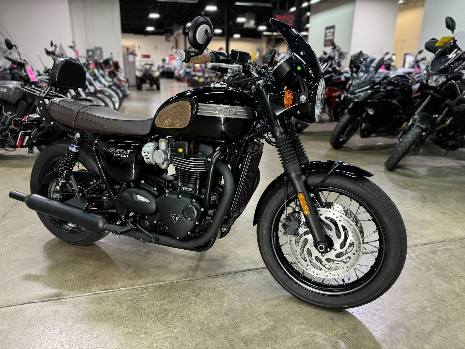 2018 Triumph Bonneville T120 in Eden Prairie, Minnesota - Photo 3