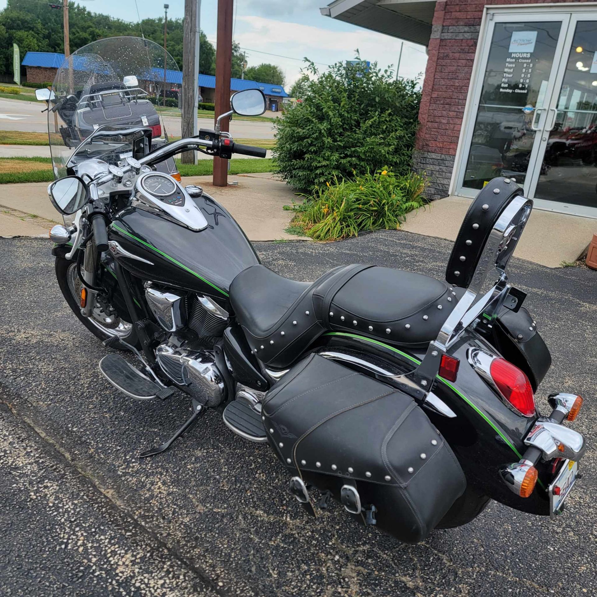 2015 Kawasaki Vulcan® 900 Classic LT in Sterling, Illinois - Photo 2