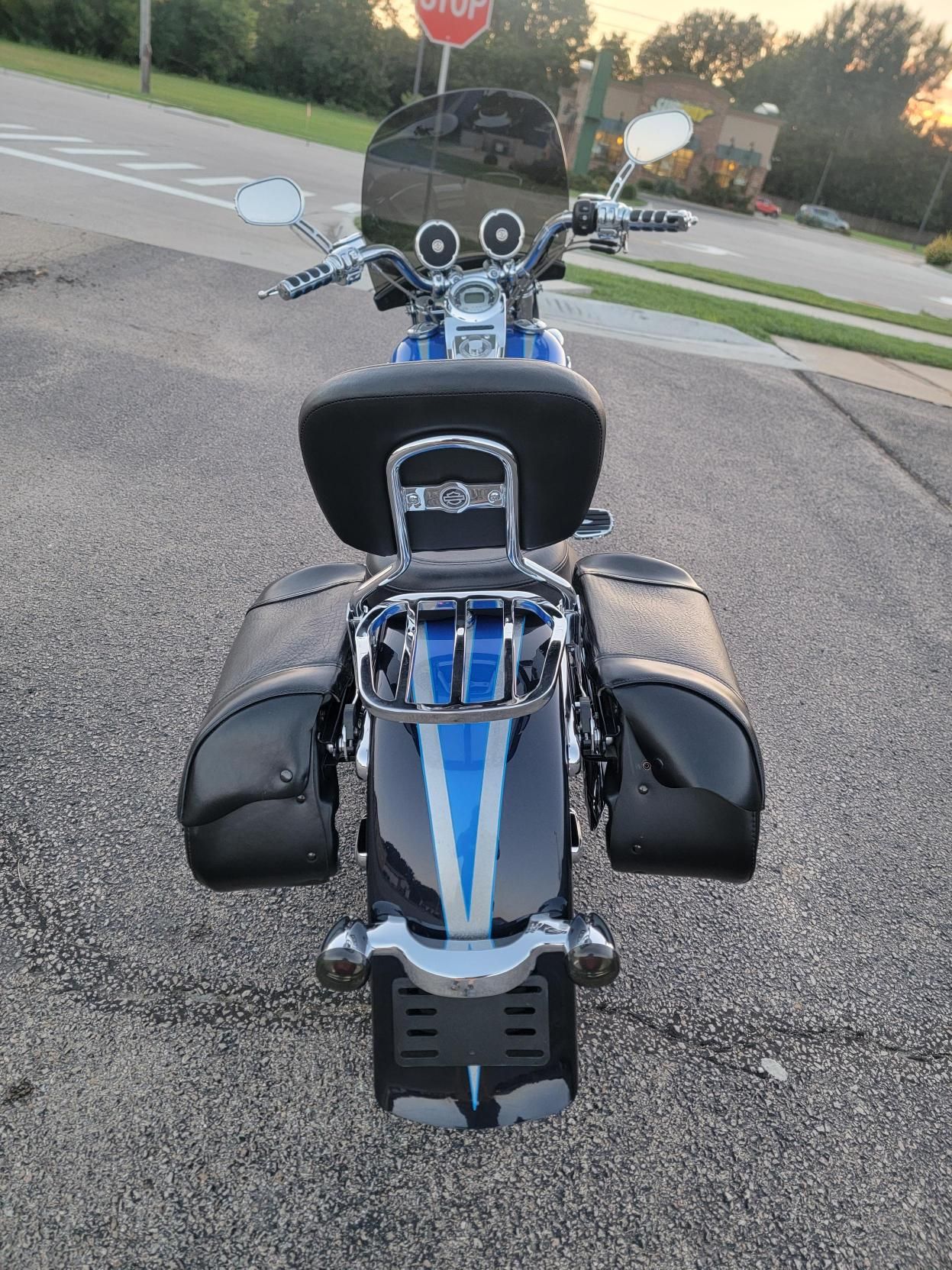 2010 Harley-Davidson CVO™ Softail® Convertible in Sterling, Illinois - Photo 7