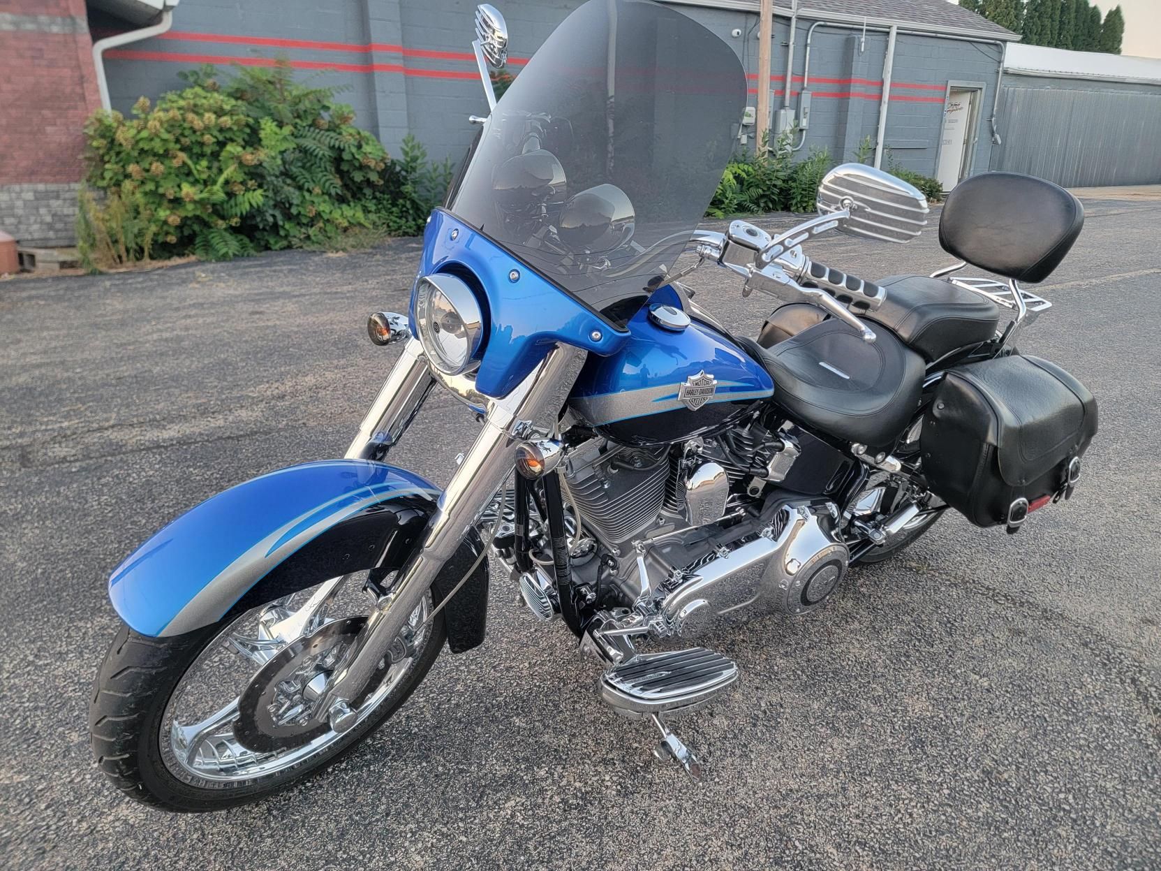 2010 Harley-Davidson CVO™ Softail® Convertible in Sterling, Illinois - Photo 2