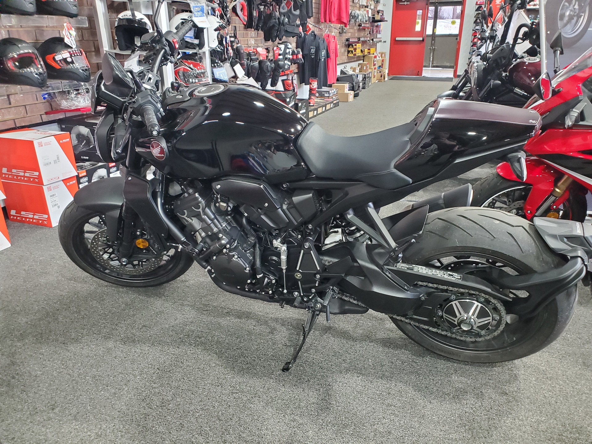 2022 Honda CB1000R Black Edition in Moon Township, Pennsylvania - Photo 2