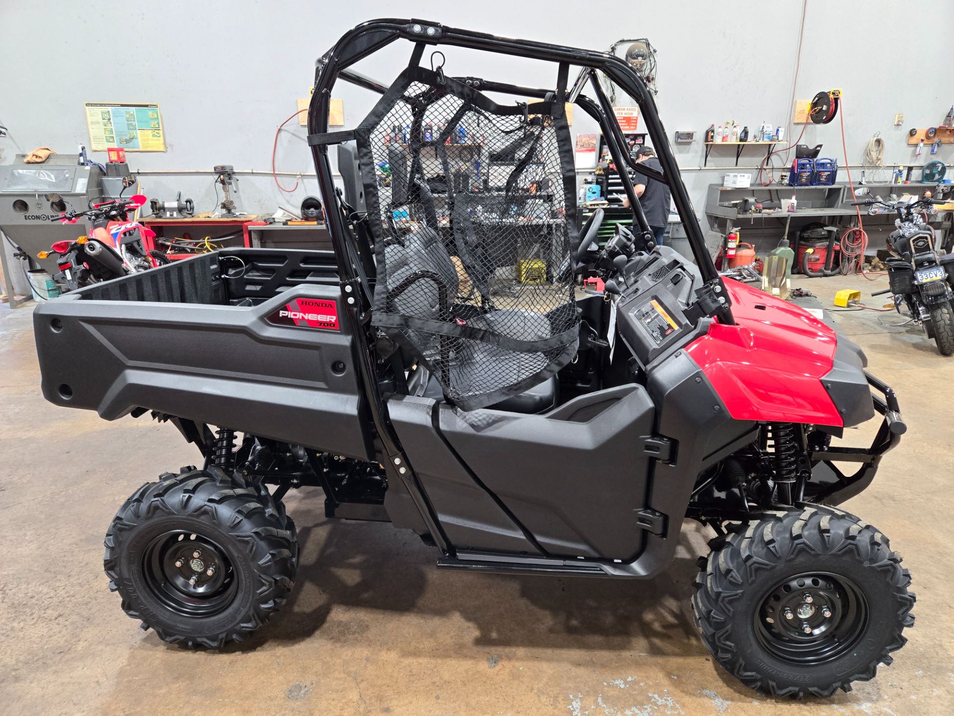 2025 Honda Pioneer 700 in Moon Township, Pennsylvania - Photo 2