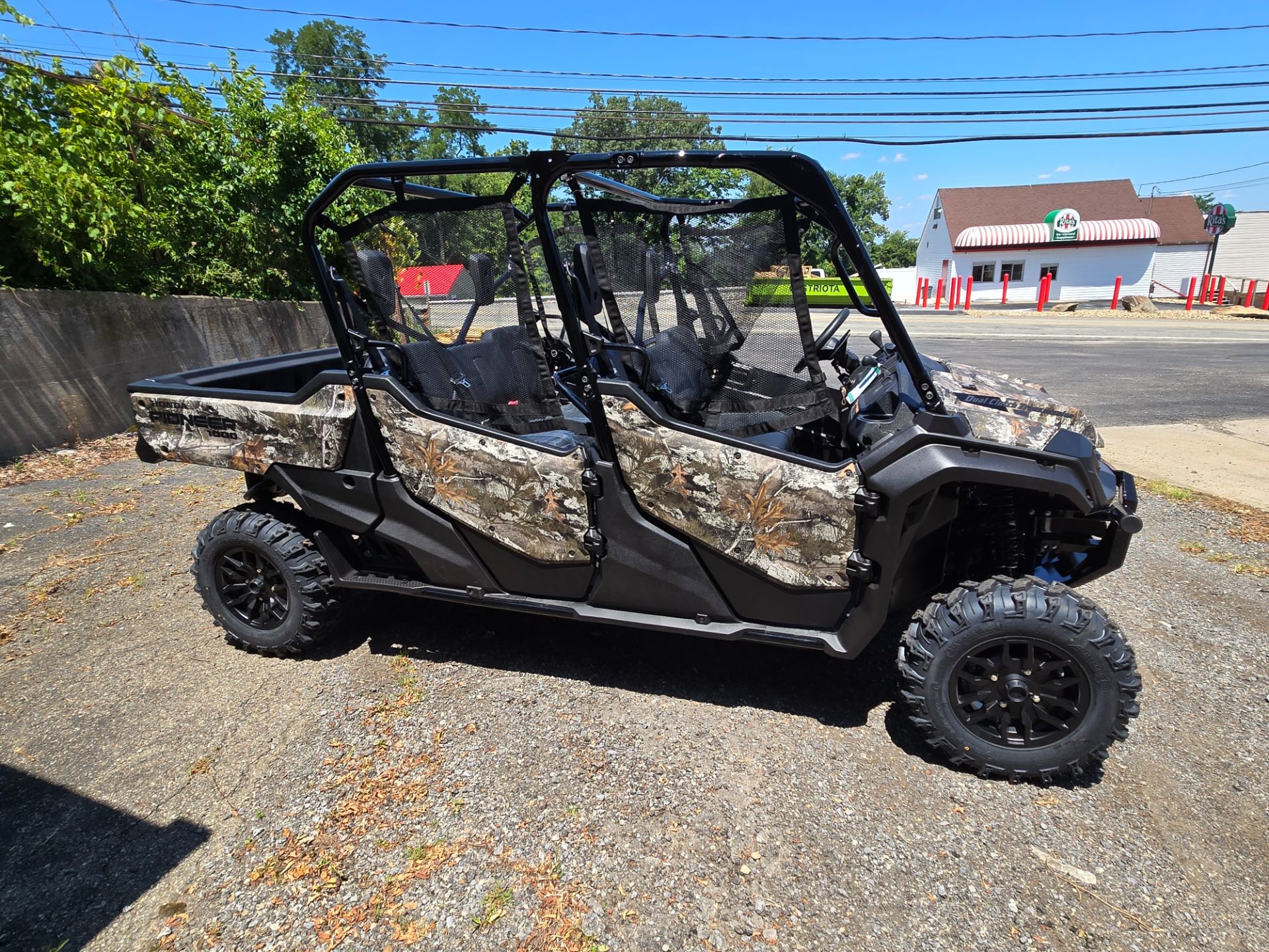 2024 Honda Pioneer 1000-6 Deluxe Crew in Moon Township, Pennsylvania - Photo 1