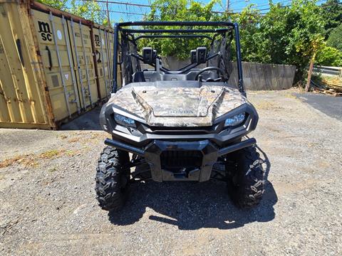 2024 Honda Pioneer 1000-6 Deluxe Crew in Moon Township, Pennsylvania - Photo 3