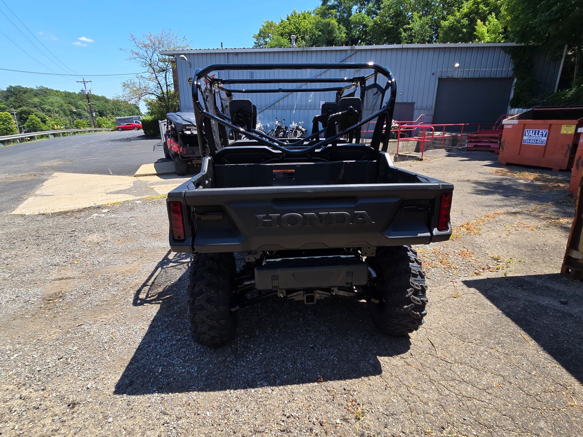 2024 Honda Pioneer 1000-6 Deluxe Crew in Moon Township, Pennsylvania - Photo 4