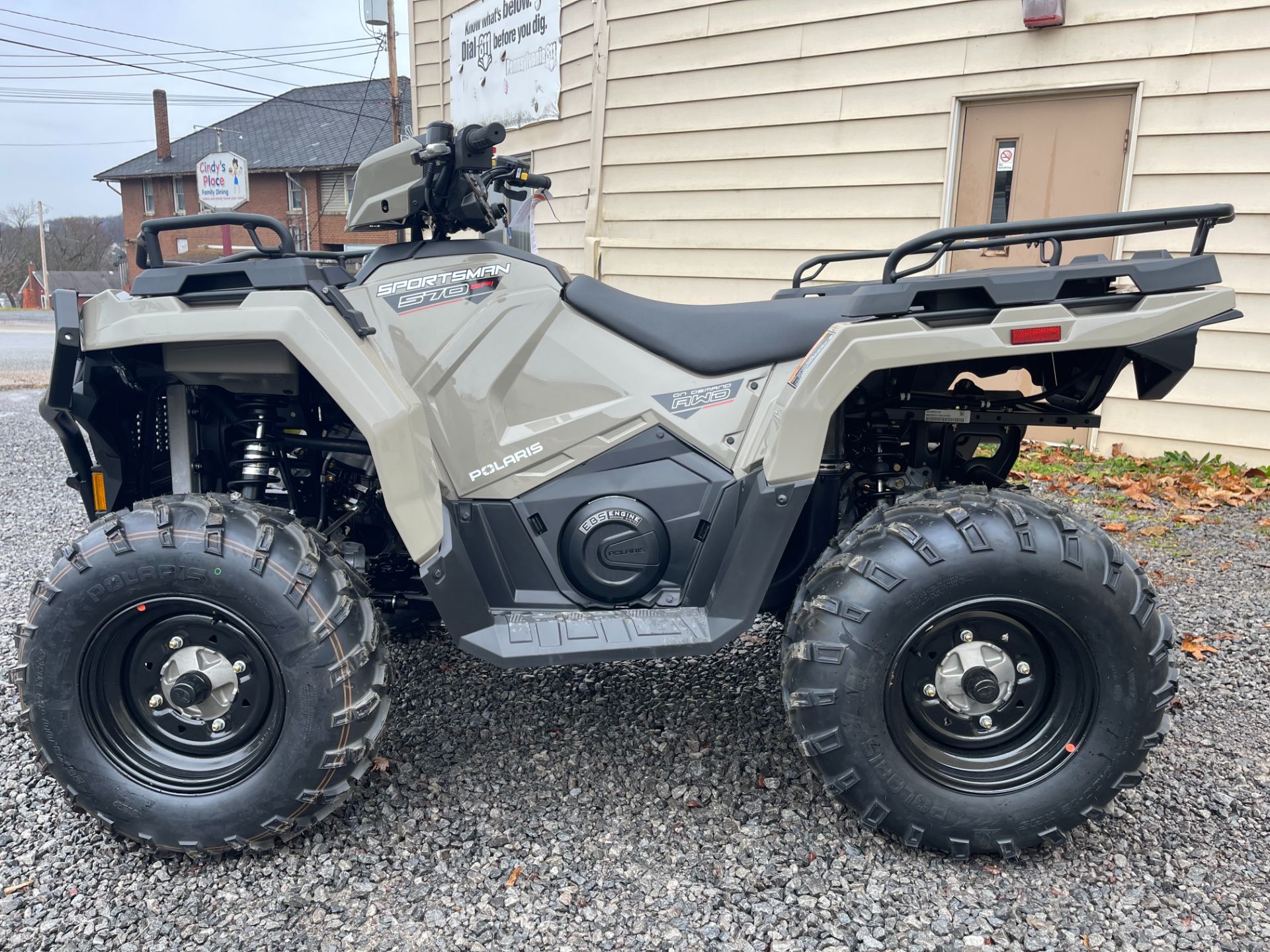 2024 Polaris Sportsman 570 EPS in Chicora, Pennsylvania - Photo 2