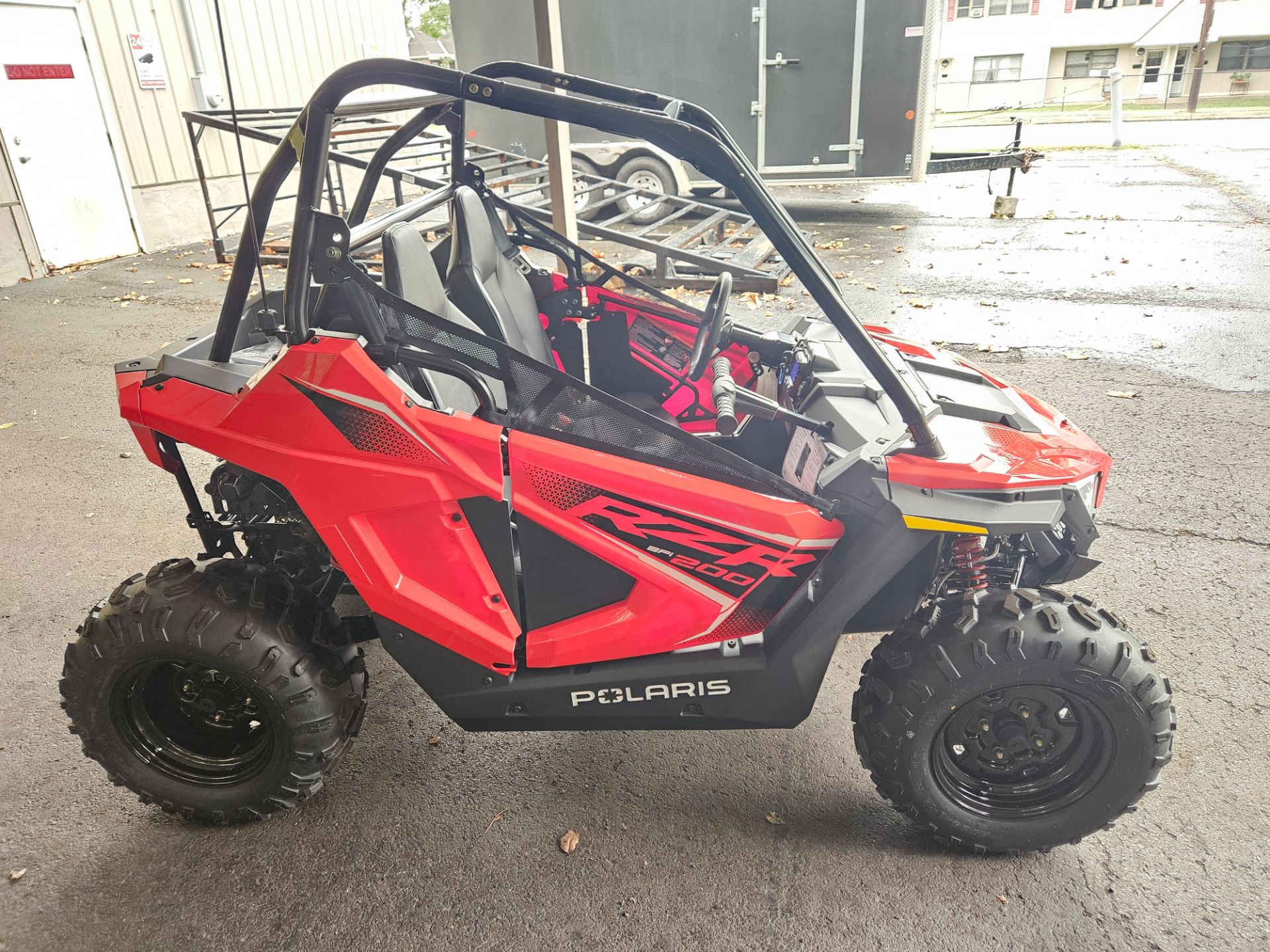 2025 Polaris RZR 200 EFI in Beaver Falls, Pennsylvania - Photo 4