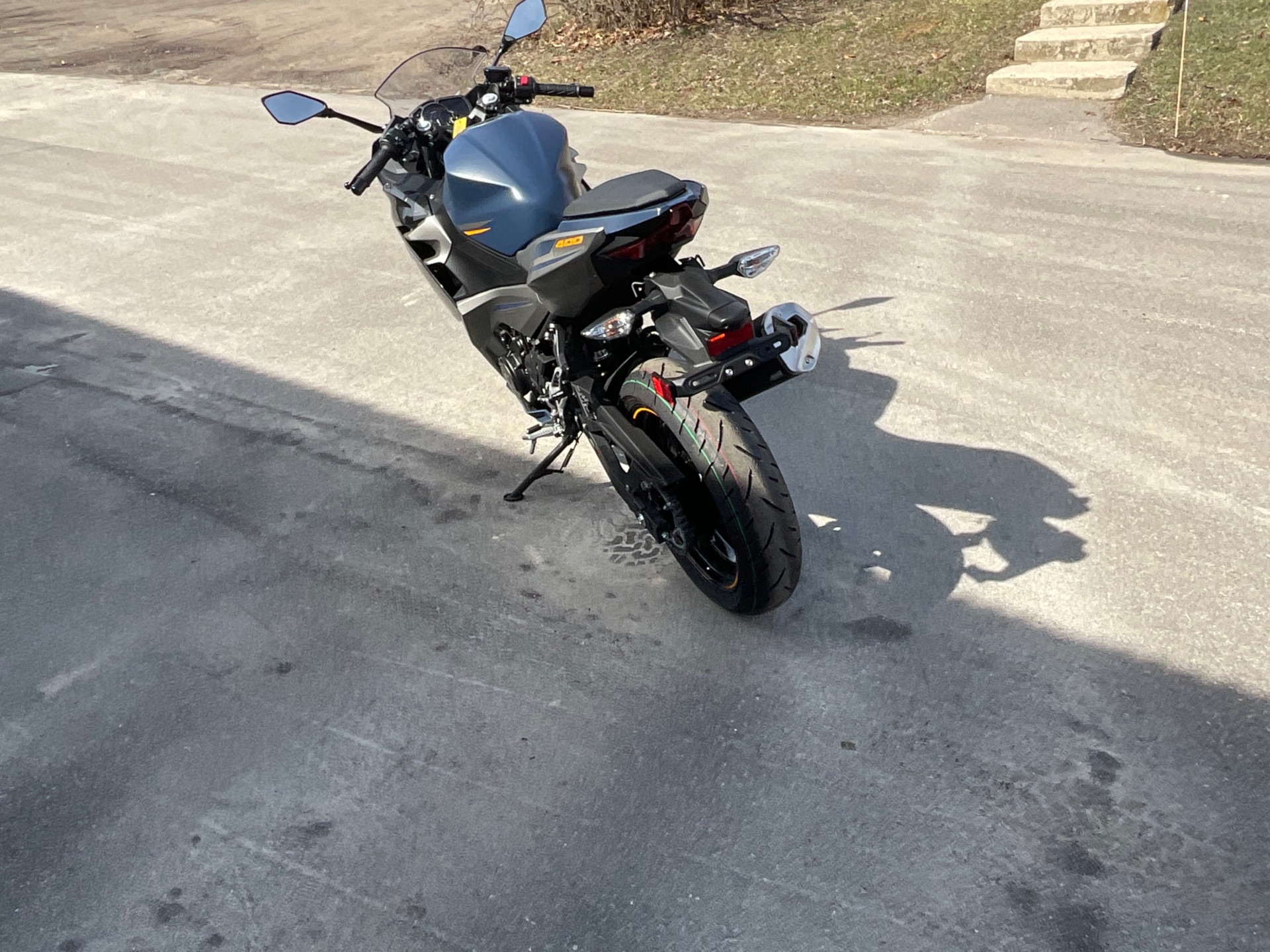 2023 Kawasaki Ninja 400 in Howell, Michigan - Photo 7