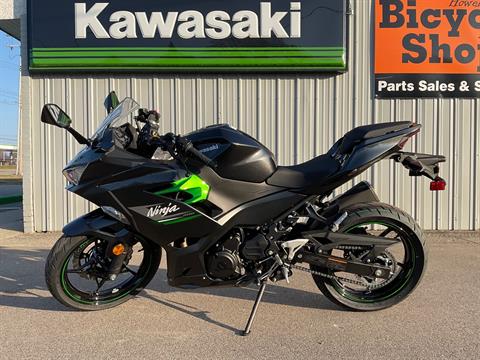 2023 Kawasaki Ninja 400 in Howell, Michigan - Photo 3