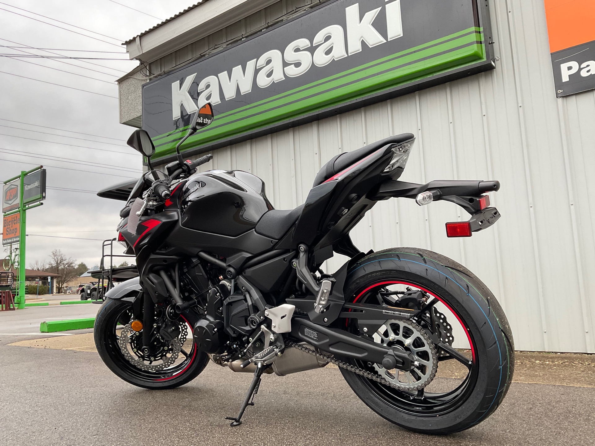 2023 Kawasaki Z650 in Howell, Michigan - Photo 17
