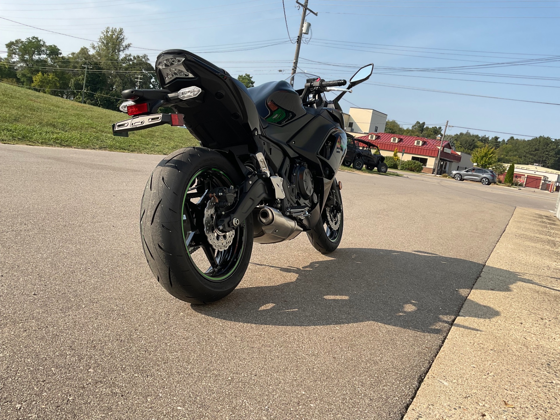 2025 Kawasaki Ninja 650 in Howell, Michigan - Photo 7