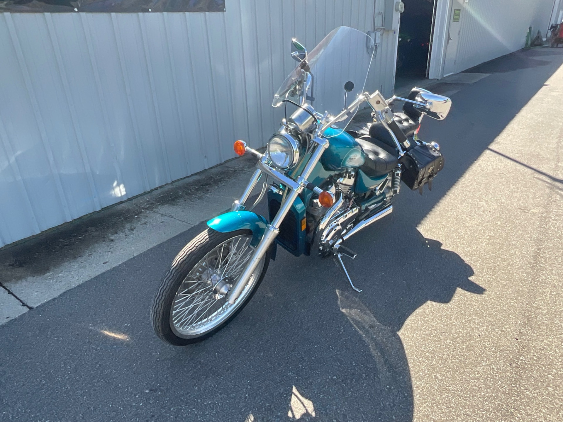 1996 Suzuki VS800GL Intruder in Howell, Michigan - Photo 4