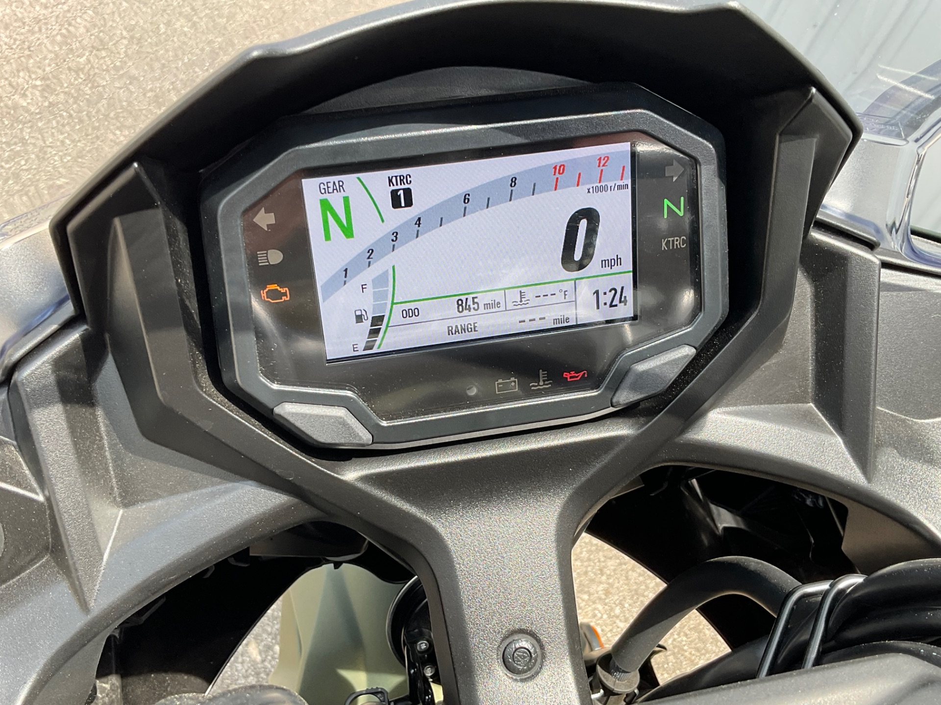 2024 Kawasaki Ninja 650 in Howell, Michigan - Photo 12