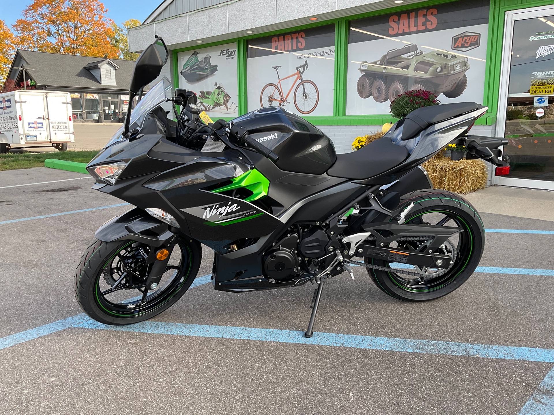 2023 Kawasaki Ninja 400 ABS in Howell, Michigan - Photo 2