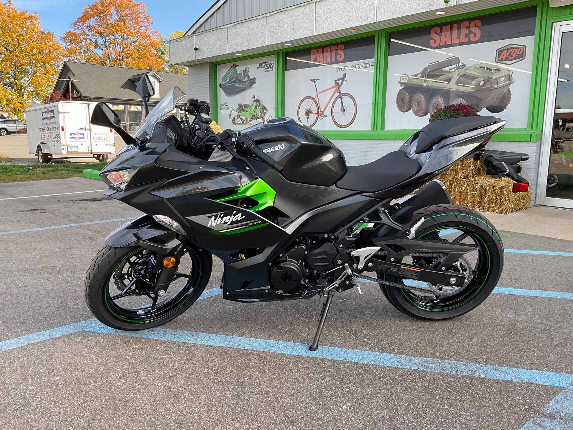 2023 Kawasaki Ninja 400 ABS in Howell, Michigan - Photo 4