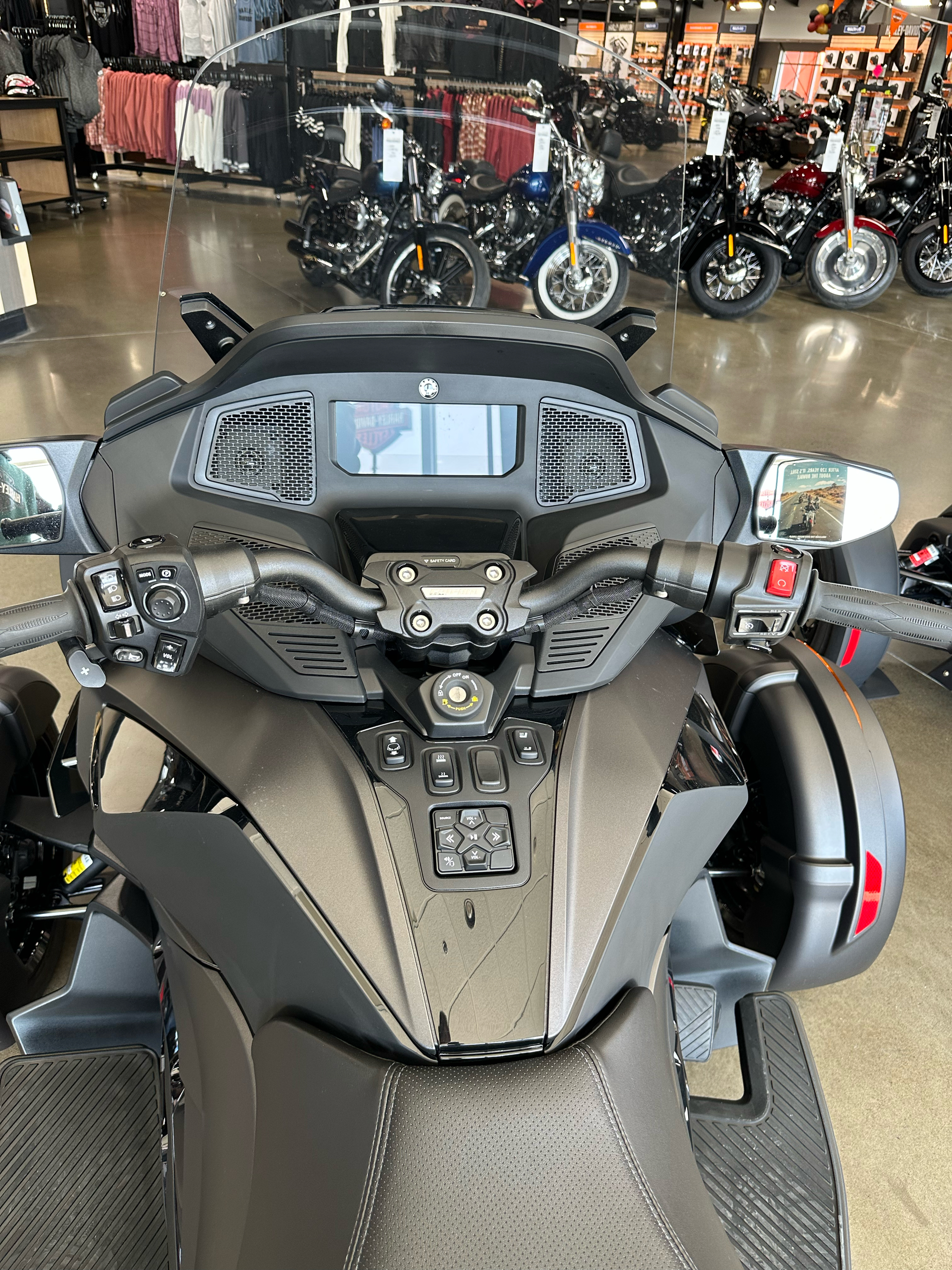 2022 Can-Am Spyder RT Limited in Syracuse, New York - Photo 5