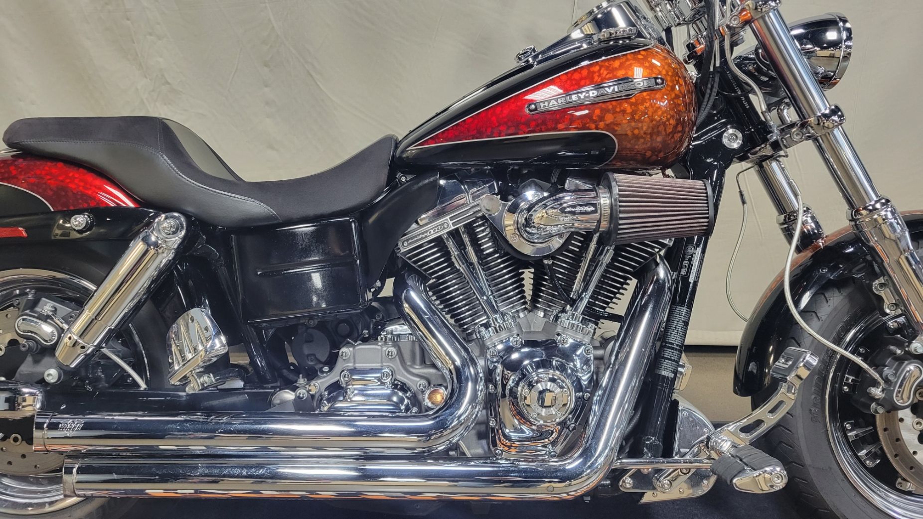 2009 Harley-Davidson CVO™ Dyna® Fat Bob® in Syracuse, New York - Photo 3