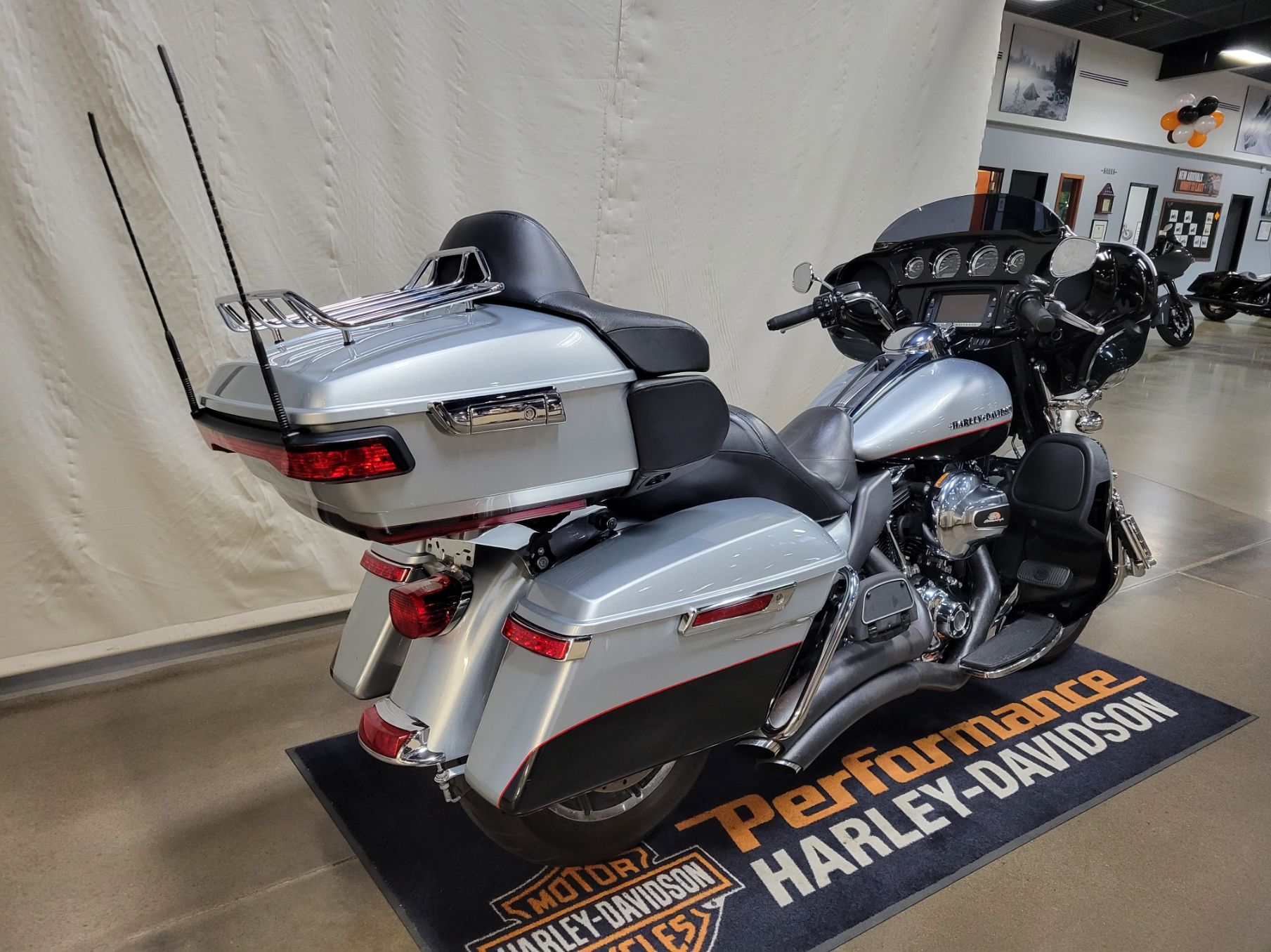 2015 Harley-Davidson Ultra Limited in Syracuse, New York - Photo 3
