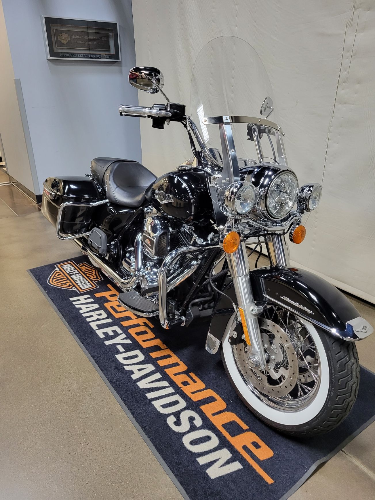 2015 Harley-Davidson Road King® in Syracuse, New York - Photo 2