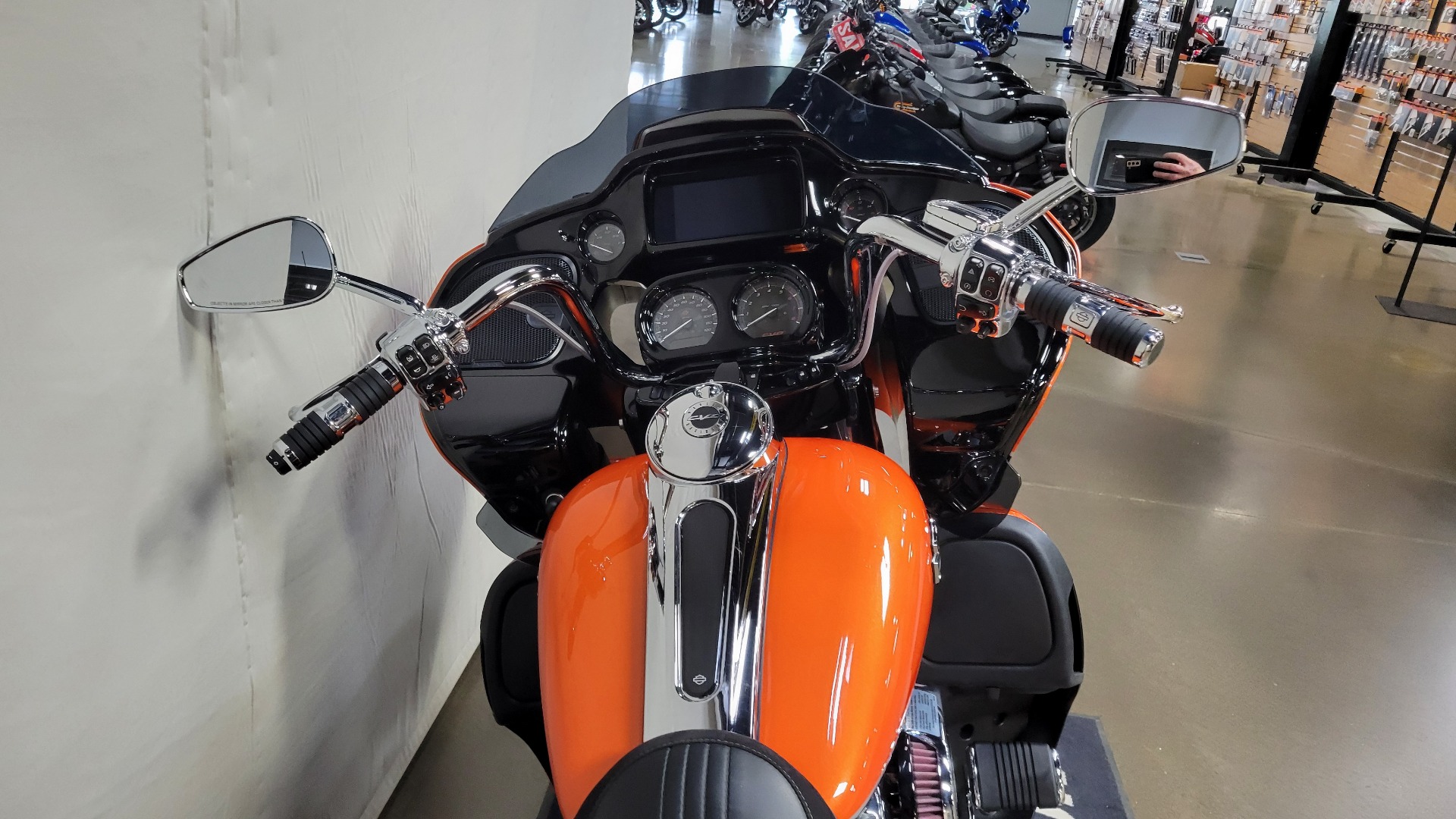 2022 Harley-Davidson CVO™ Road Glide® Limited in Syracuse, New York - Photo 6