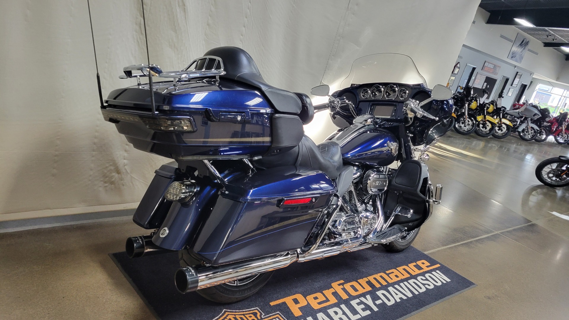 2018 Harley-Davidson 115th Anniversary CVO™ Limited in Syracuse, New York - Photo 7