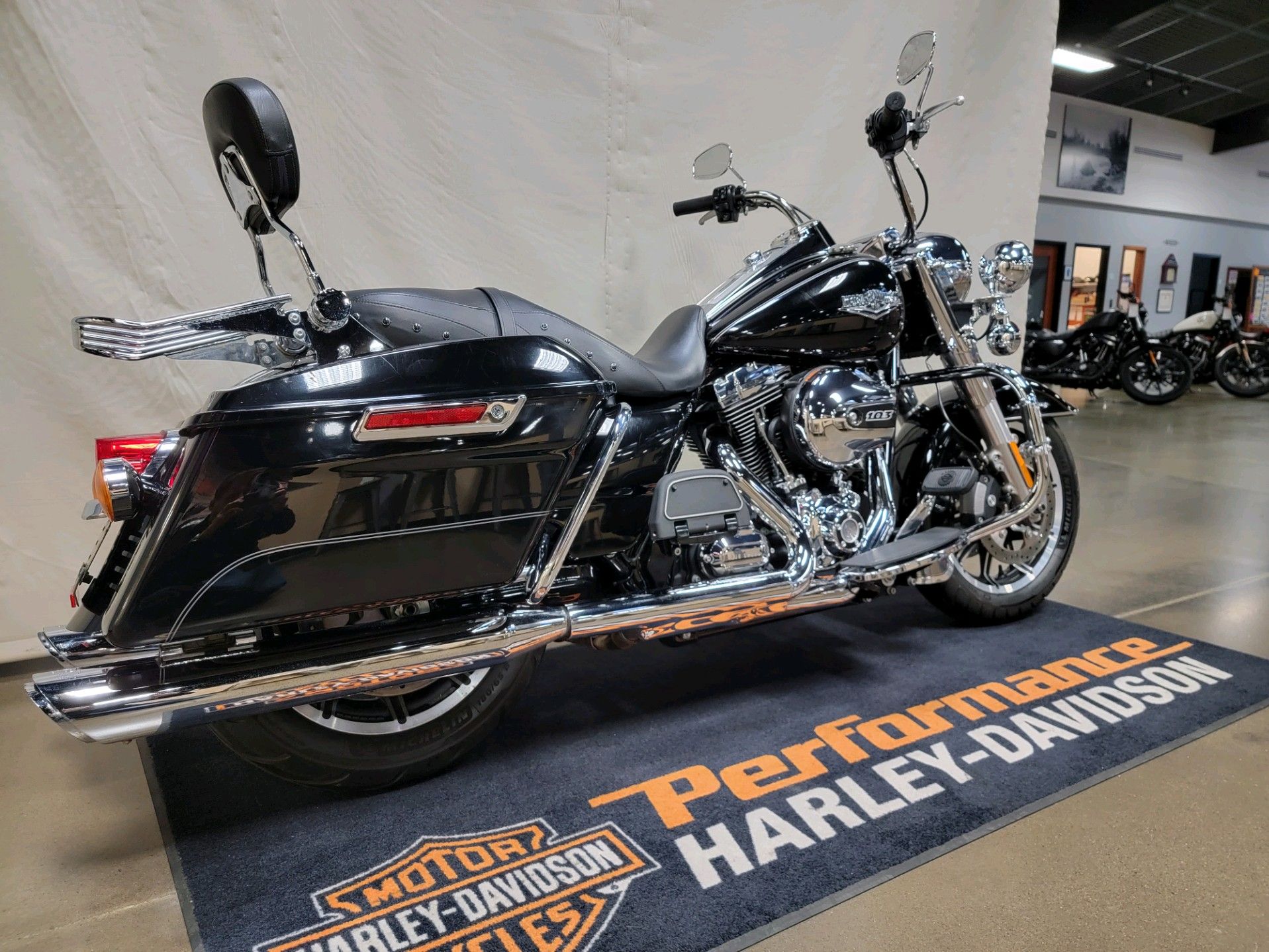 2016 Harley-Davidson Road King® in Syracuse, New York - Photo 2