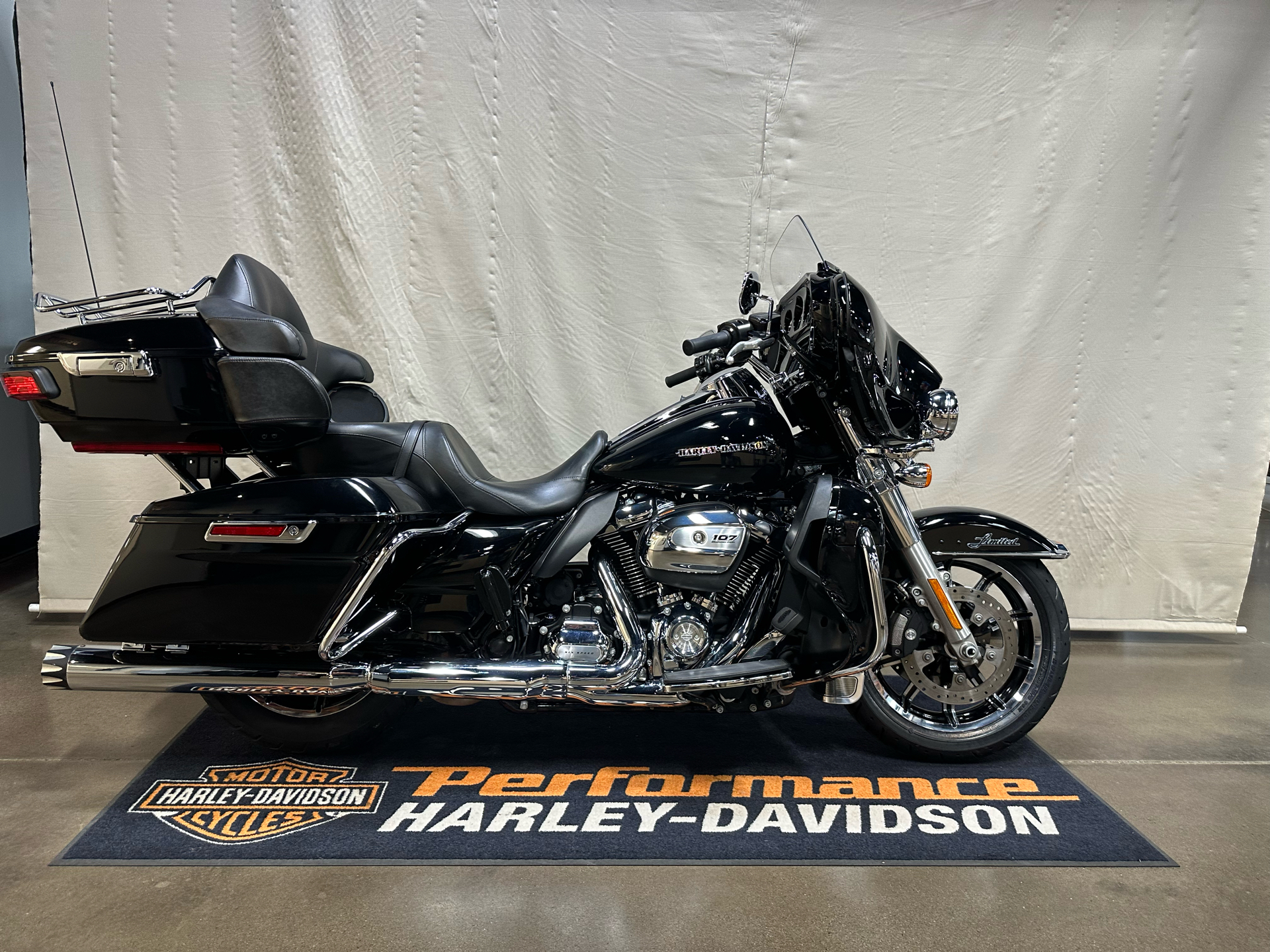 2018 Harley-Davidson Ultra Limited Low in Syracuse, New York - Photo 1