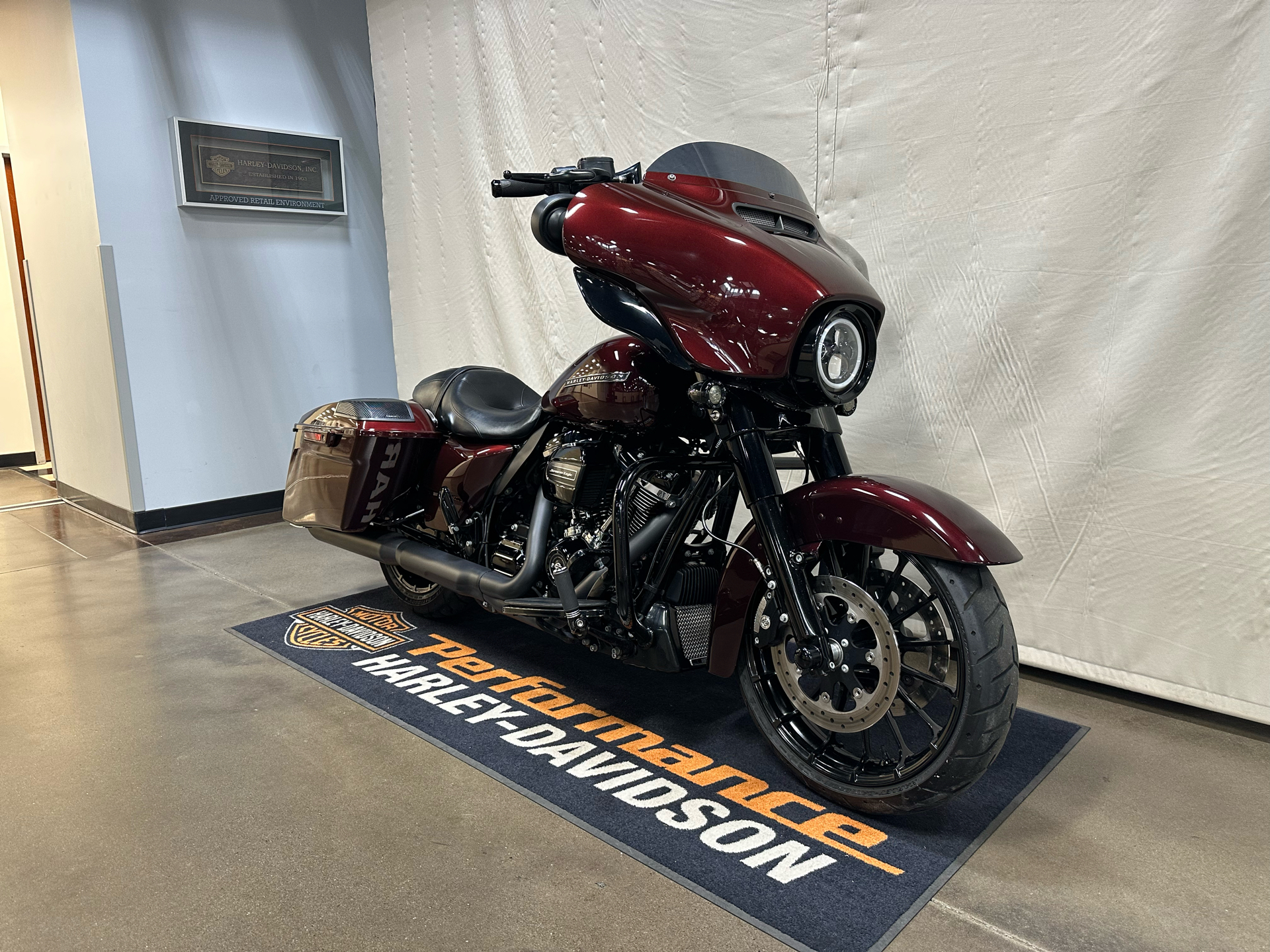 2018 Harley-Davidson Street Glide® Special in Syracuse, New York - Photo 2