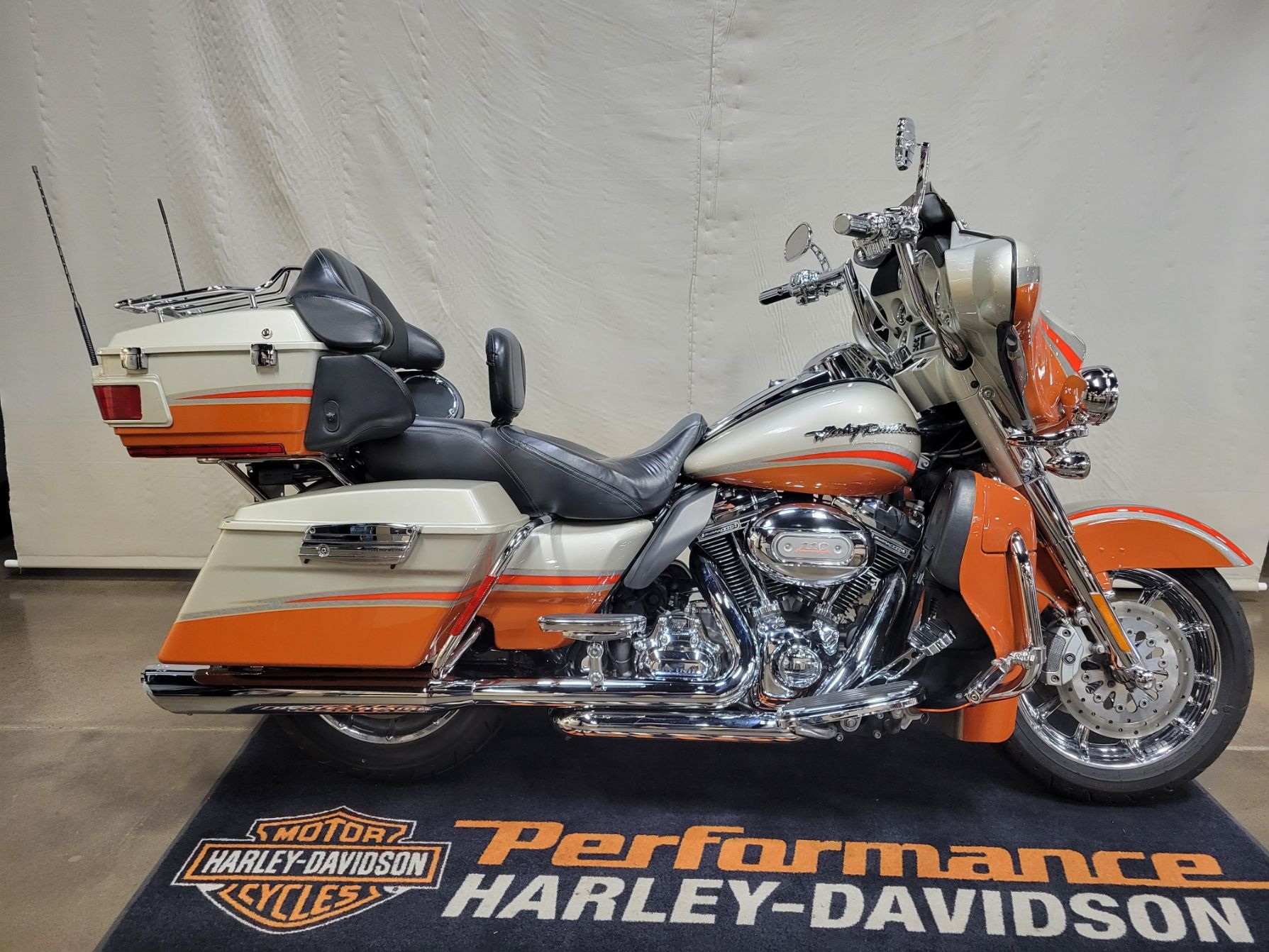 2009 Harley-Davidson CVO™ Ultra Classic® Electra Glide® in Syracuse, New York - Photo 1