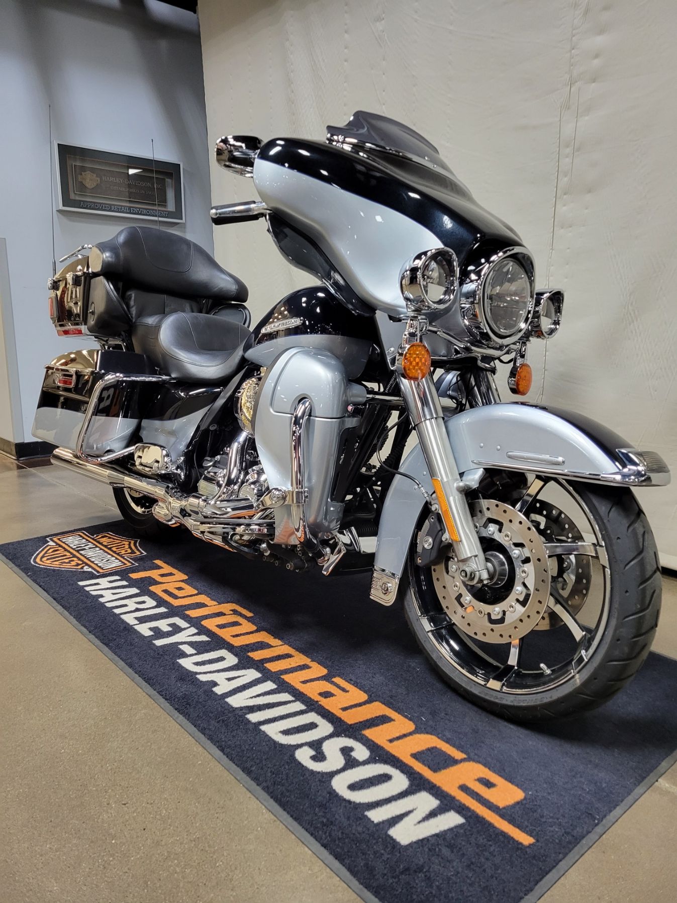 2012 Harley-Davidson Electra Glide® Ultra Limited in Syracuse, New York - Photo 2