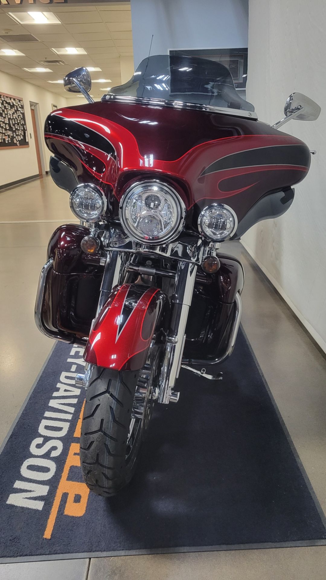 2013 Harley-Davidson CVO™ Ultra Classic® Electra Glide® in Syracuse, New York - Photo 4