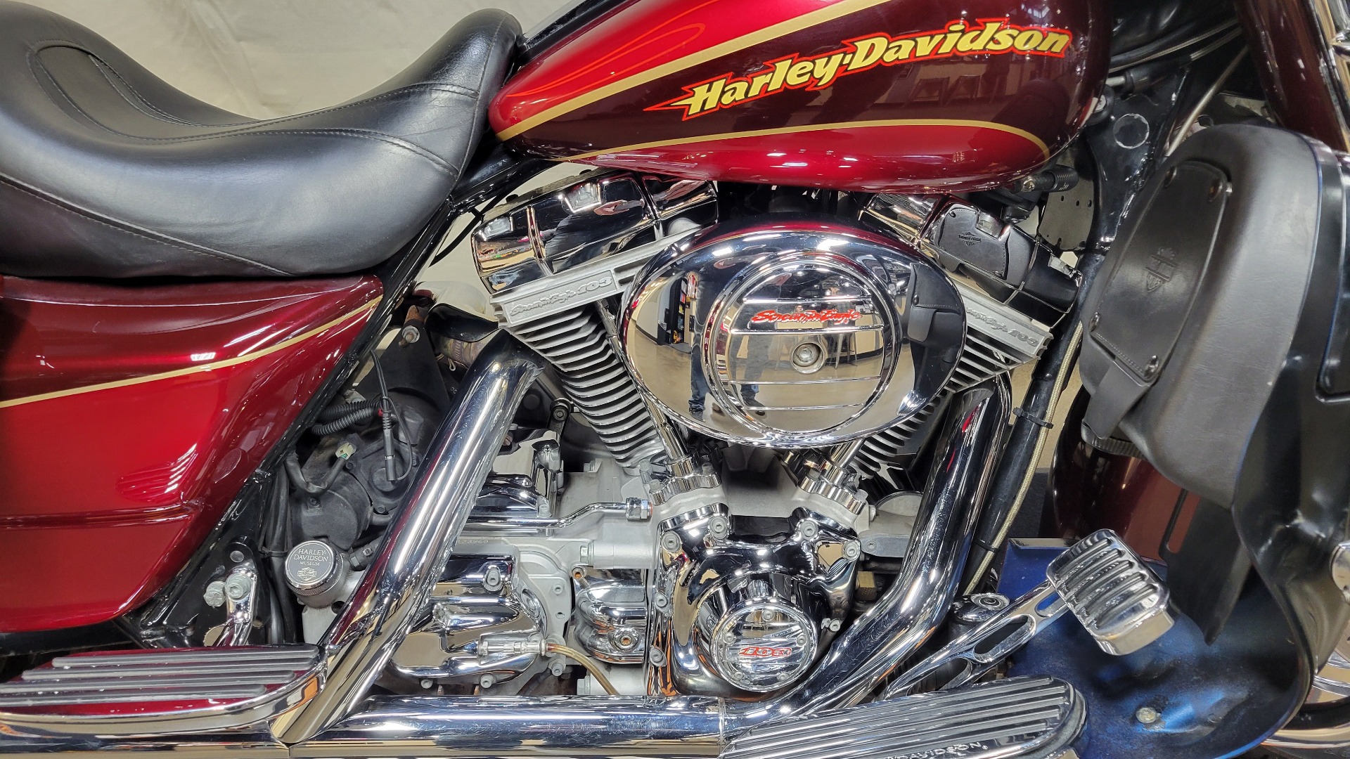 2005 Harley-Davidson FLHTCSE2 Screamin' Eagle® Electra Glide®  2 in Syracuse, New York - Photo 4