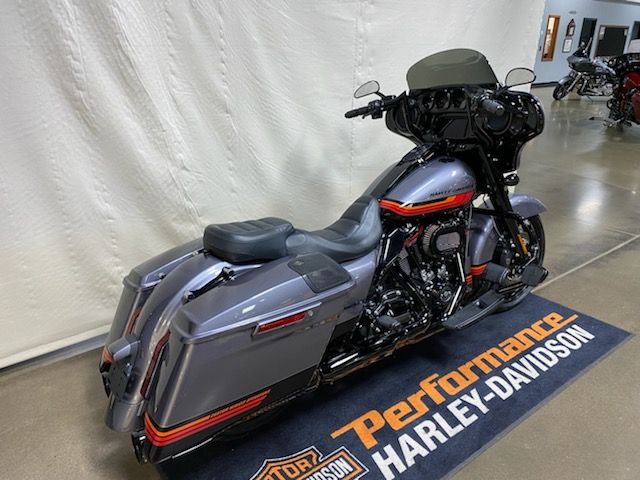 2020 Harley-Davidson CVO™ Street Glide® in Syracuse, New York - Photo 3