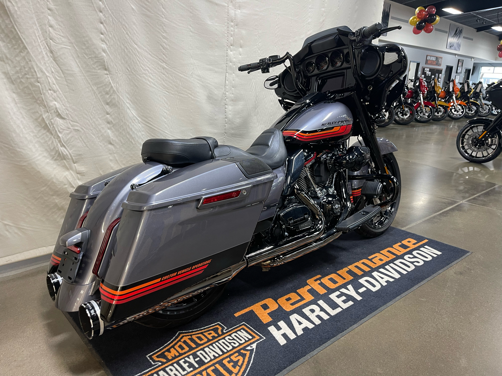 2020 Harley-Davidson CVO™ Street Glide® in Syracuse, New York - Photo 3