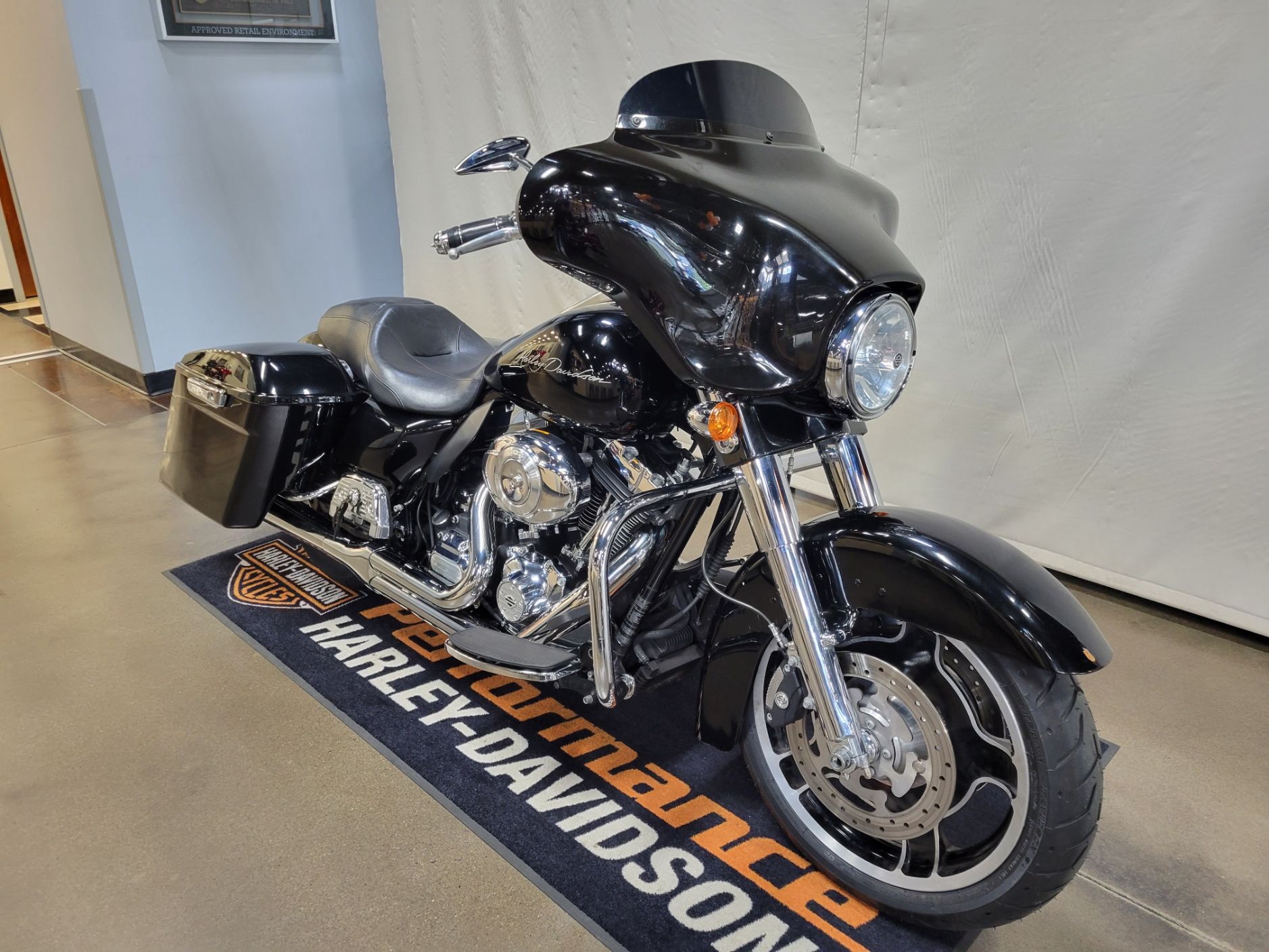 2012 Harley-Davidson Ultra Classic® Electra Glide® in Syracuse, New York - Photo 2