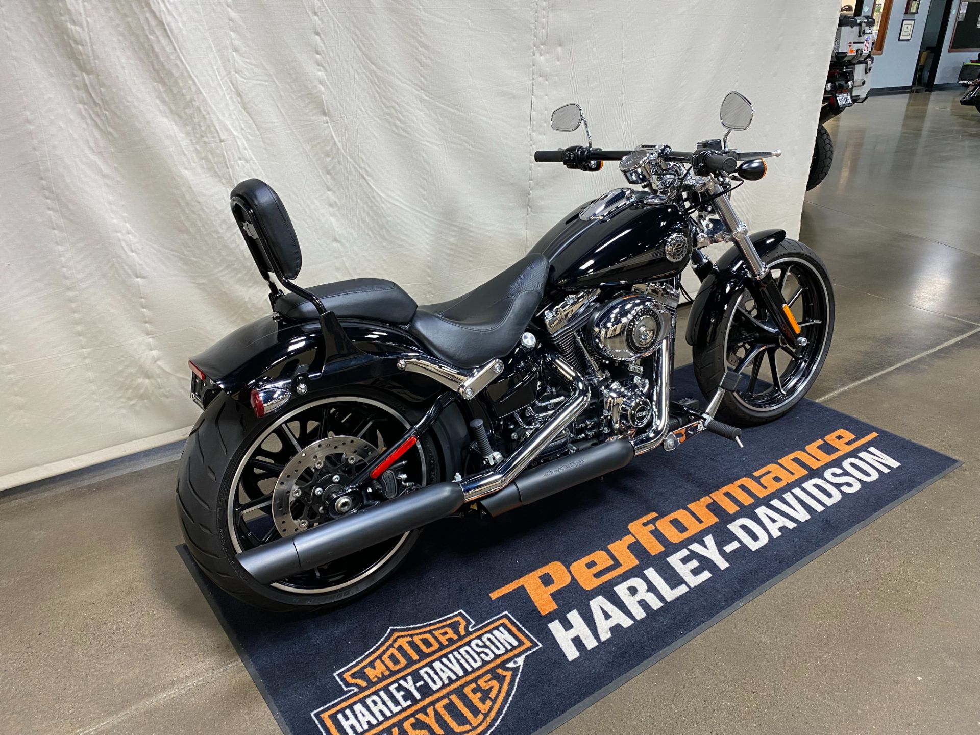 2015 Harley-Davidson Breakout® in Syracuse, New York - Photo 3