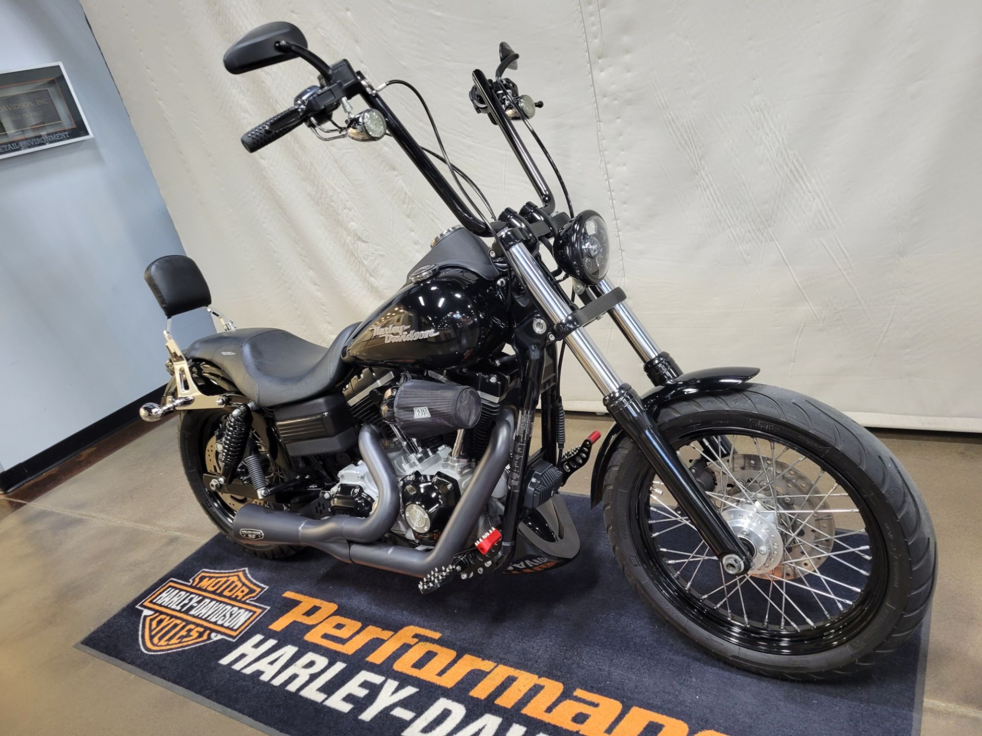 2009 Harley-Davidson Dyna® Street Bob® in Syracuse, New York - Photo 2