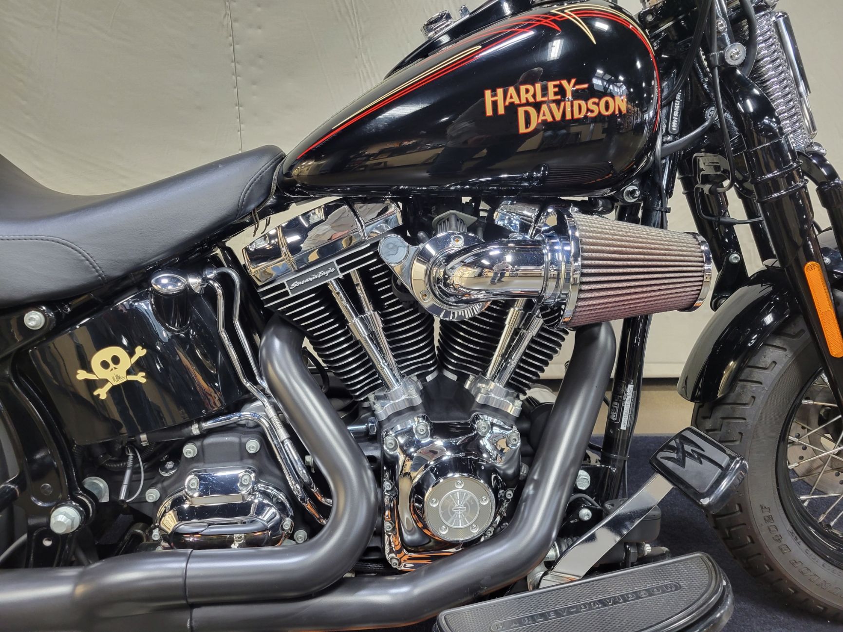 2009 Harley-Davidson Softail® Cross Bones™ in Syracuse, New York - Photo 4