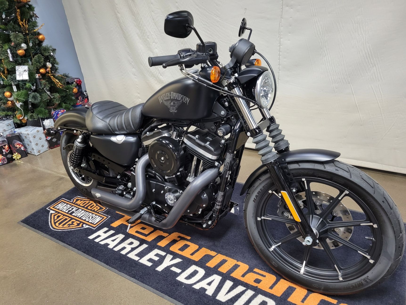 2018 Harley-Davidson Iron 883™ in Syracuse, New York - Photo 2