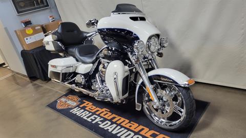 2014 Harley-Davidson Electra Glide® Ultra Classic® in Syracuse, New York - Photo 2