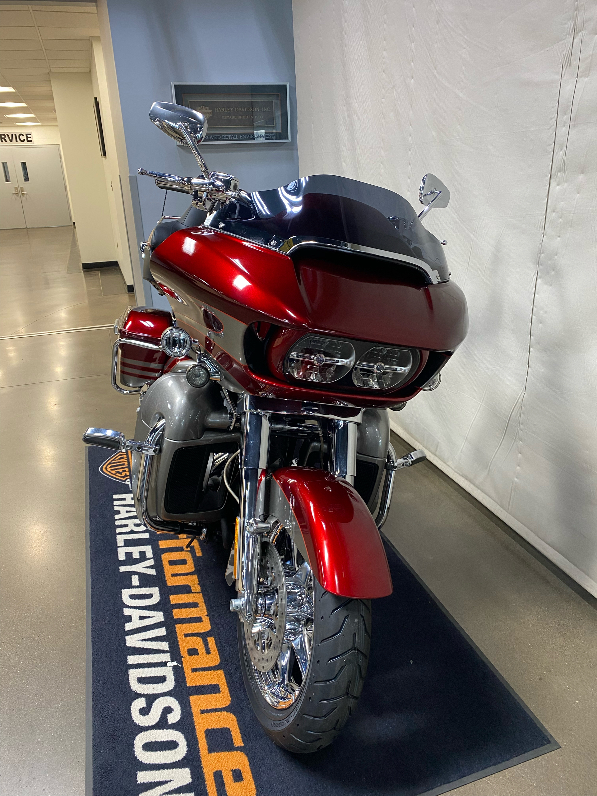 2016 Harley-Davidson CVO™ Road Glide™ Ultra in Syracuse, New York - Photo 2