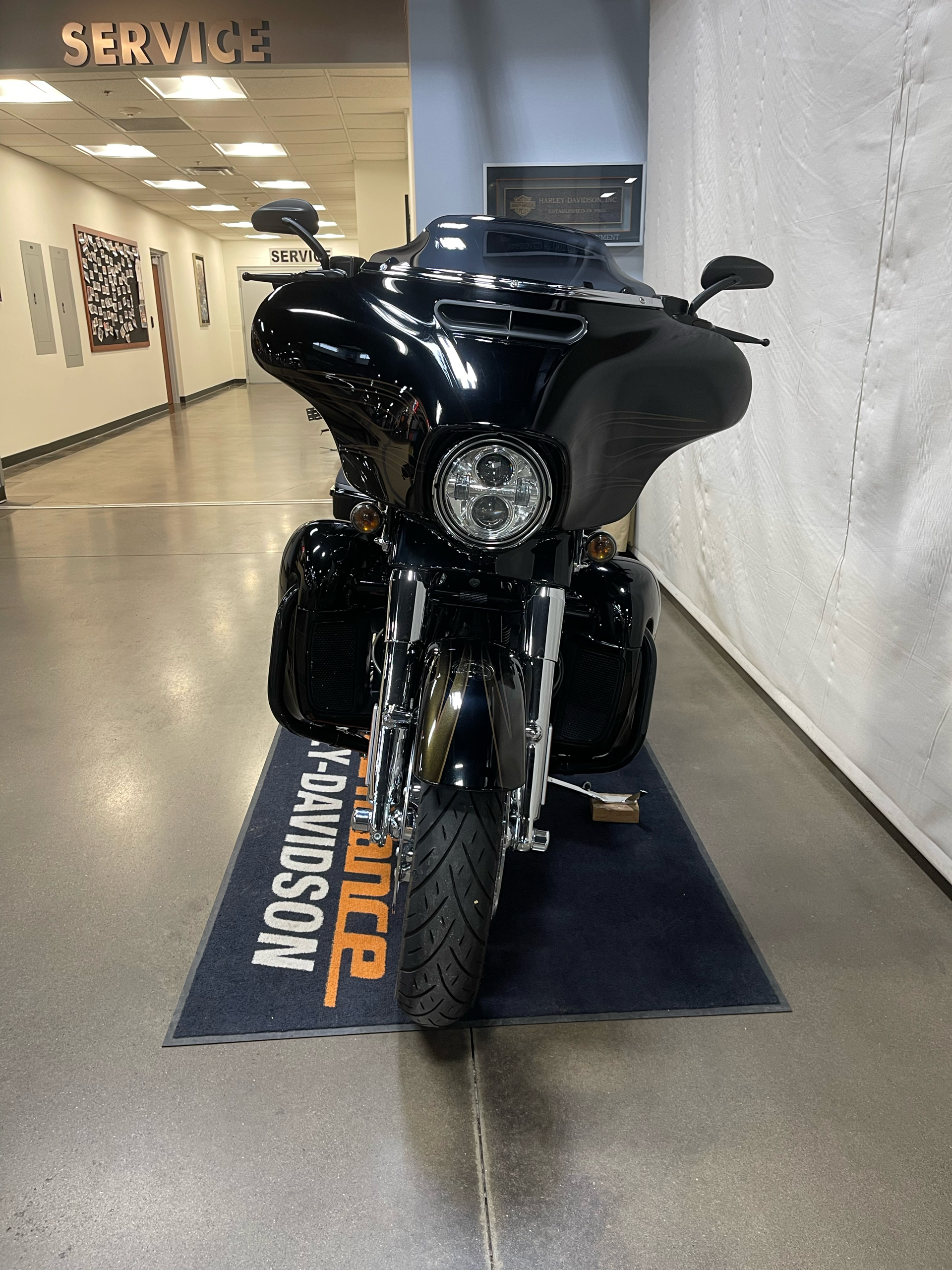 2015 Harley-Davidson CVO™ Street Glide® in Syracuse, New York - Photo 3
