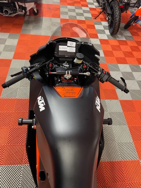 2023 KTM RC 8C in Easton, Maryland - Photo 10