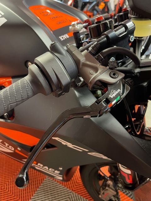 2023 KTM RC 8C in Easton, Maryland - Photo 13