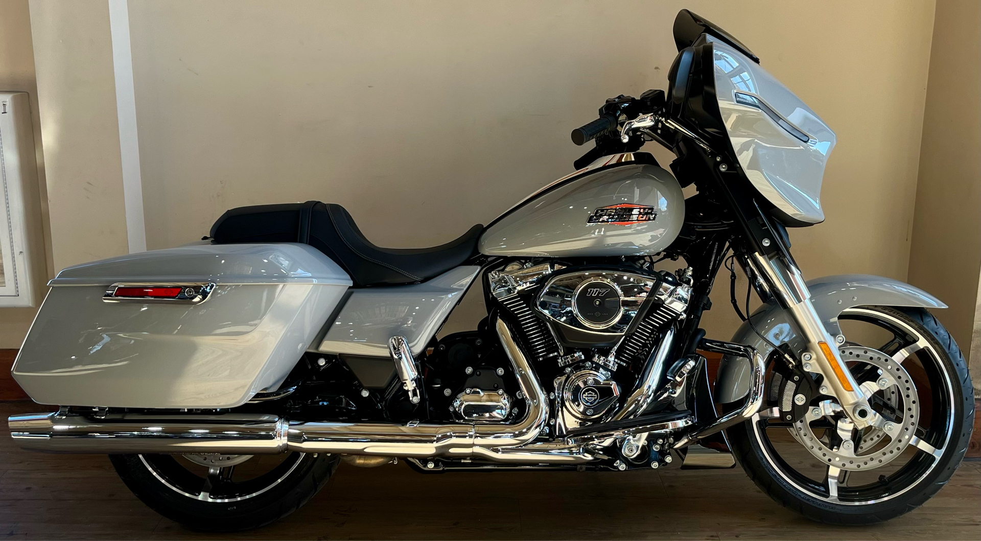 2024 Harley-Davidson Street Glide® in Loveland, Colorado - Photo 9