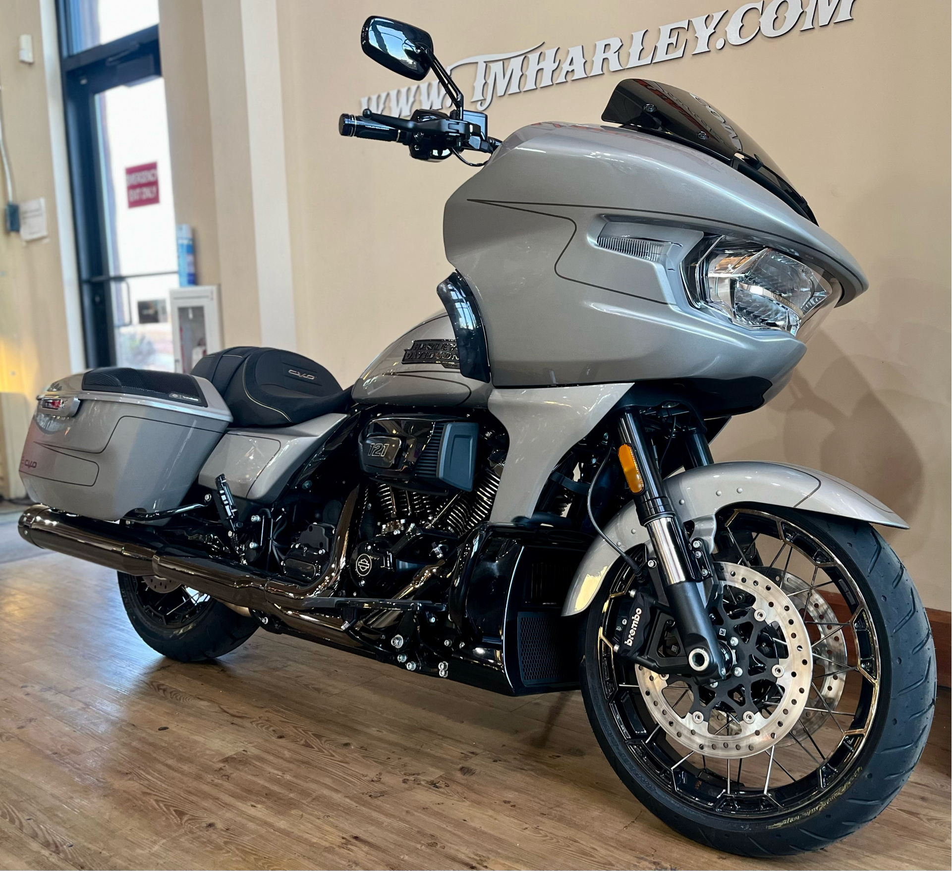2023 Harley-Davidson CVO™ Road Glide® in Loveland, Colorado - Photo 2