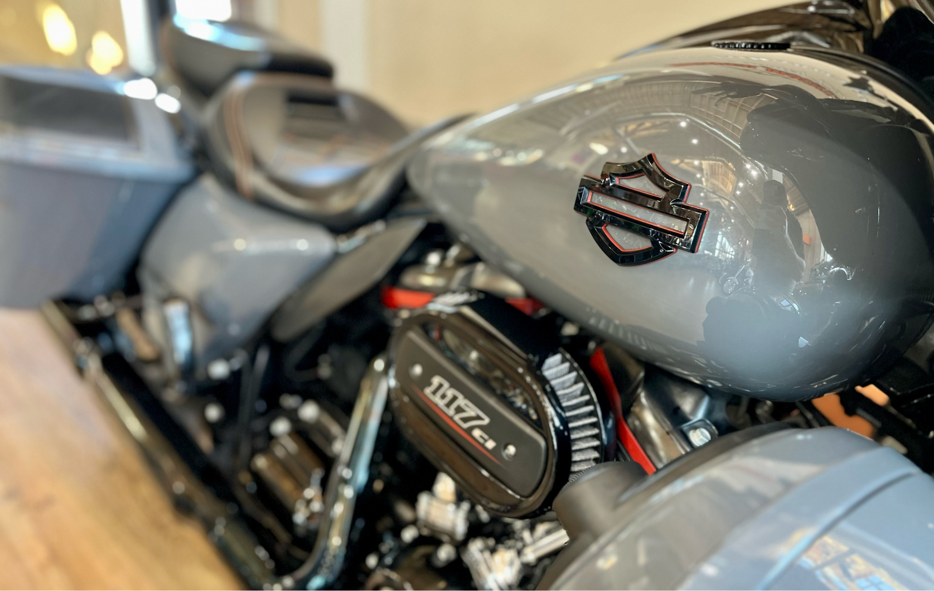 2018 Harley-Davidson CVO™ Street Glide® in Loveland, Colorado - Photo 6