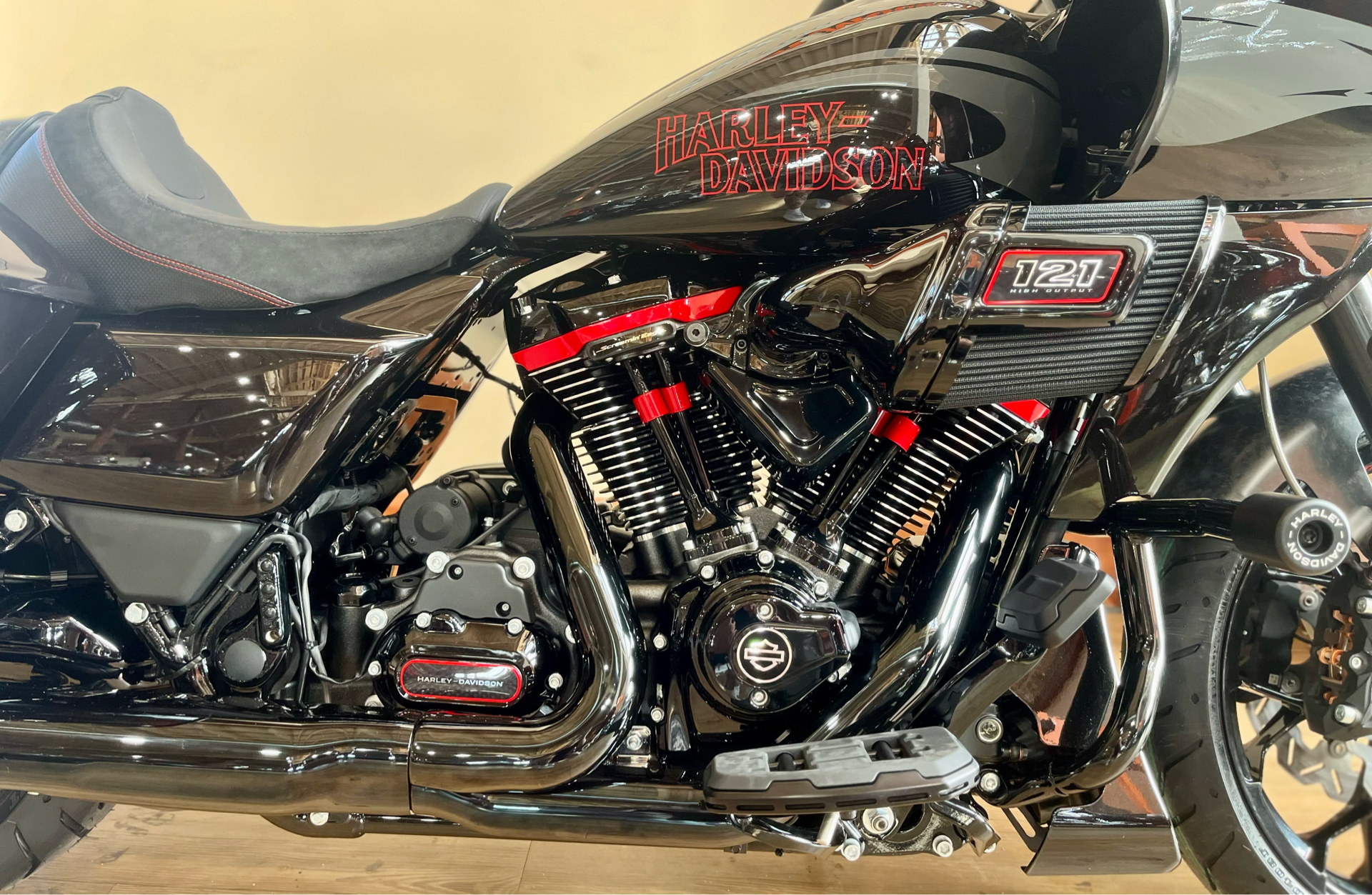 2024 Harley-Davidson CVO™ Road Glide® ST in Loveland, Colorado - Photo 9